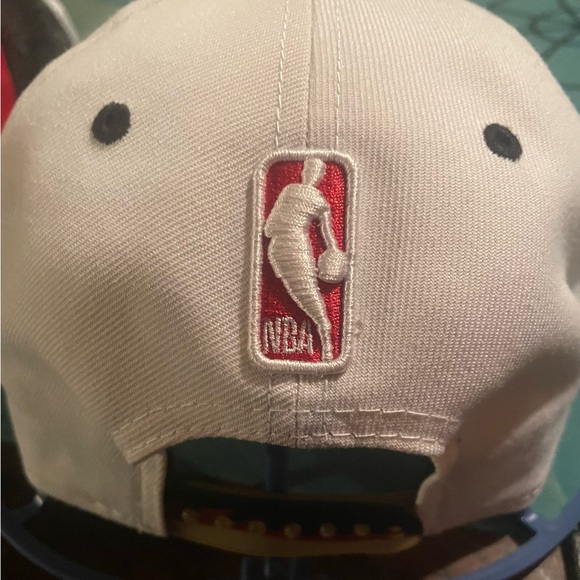 Chicago Bulls SnapBack Hat - Picture 4 of 4